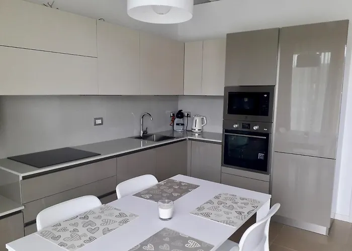 Garda Park Luxury * سيرمِيوني